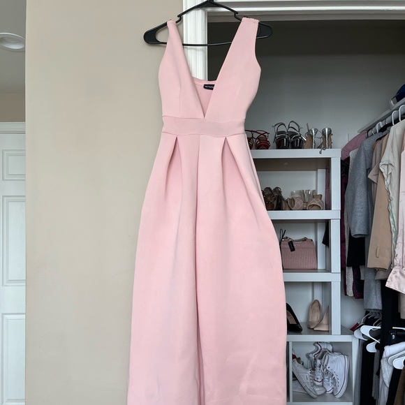 Clothes - Picture 1 of 3